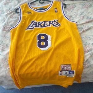 Jobe Bryant lakers jersey